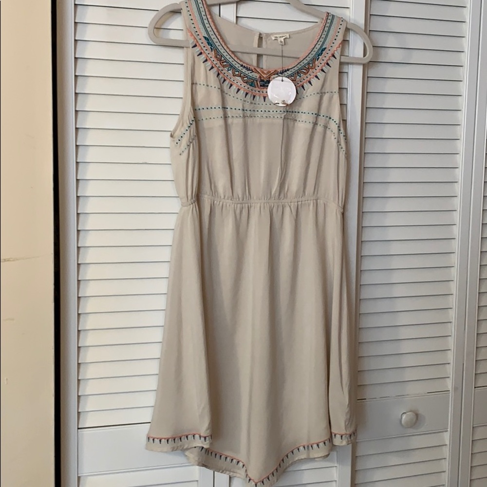 *NWT* En Creme Beaded Dress